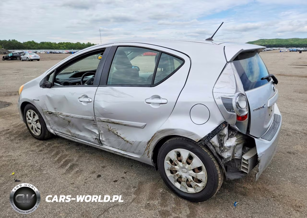2012 Toyota Prius C Two VIN:JTDKDTB33C1512937 - 2