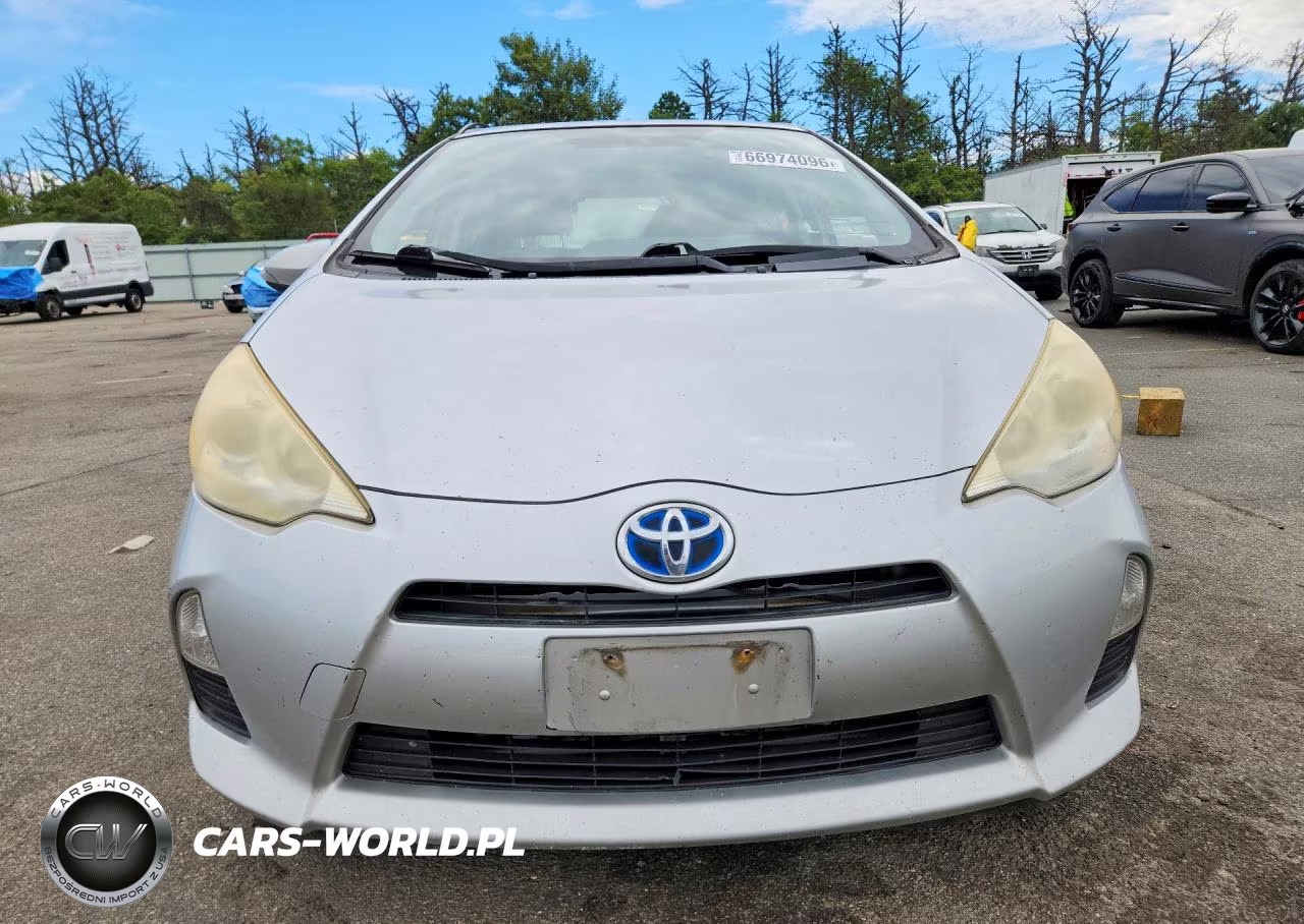 2012 Toyota Prius C Two VIN:JTDKDTB33C1512937 - 5