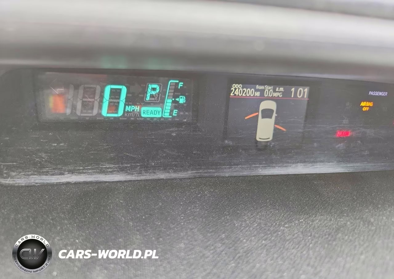 2012 Toyota Prius C Two VIN:JTDKDTB33C1512937 - 9