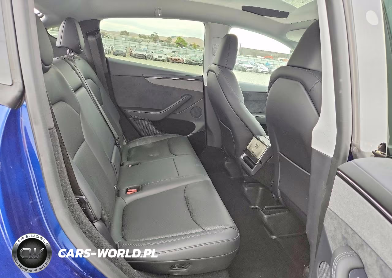 2026 Tesla Model Y VIN:7SAYGDED1TF542640 - 10