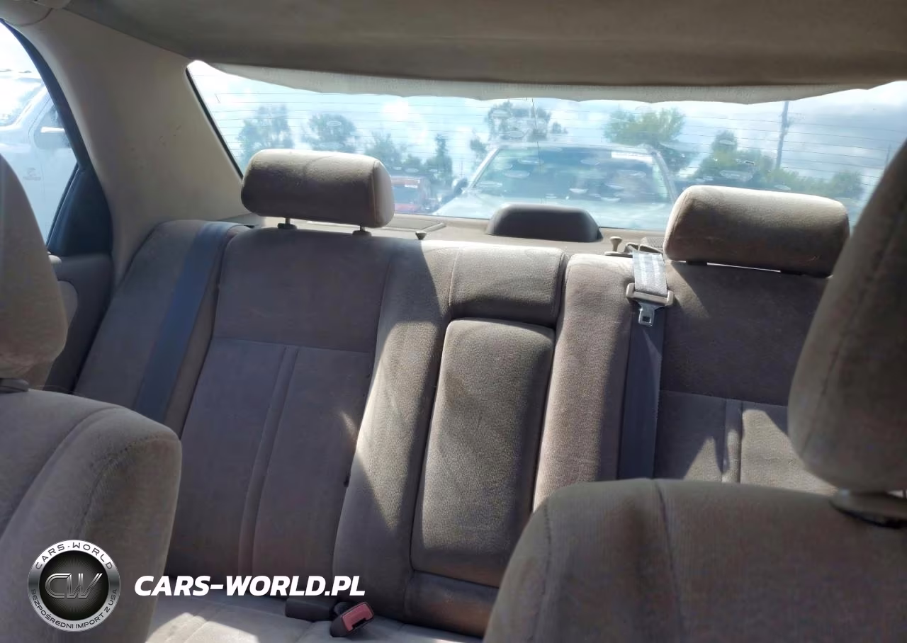 1999 Toyota Camry Le VIN:JT2BG22K7X0294174 - 10
