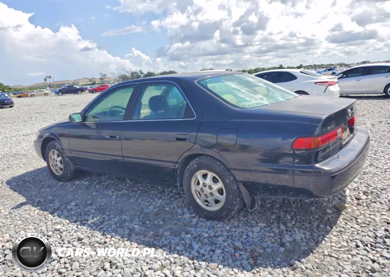1999 Toyota Camry Le VIN:JT2BG22K7X0294174 - 2