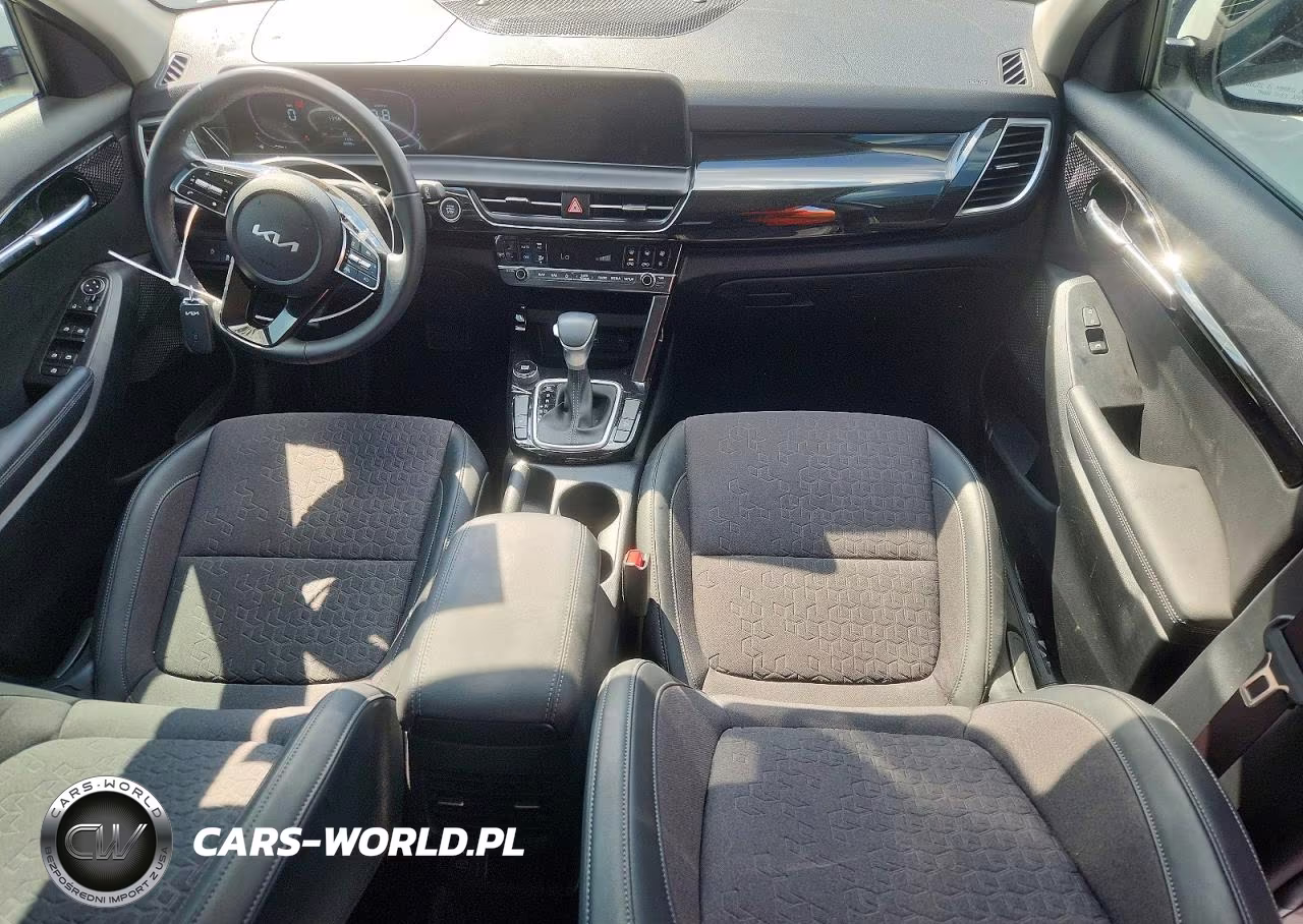 2025 Kia Seltos S VIN:KNDEU2AA3S7701106 - 8