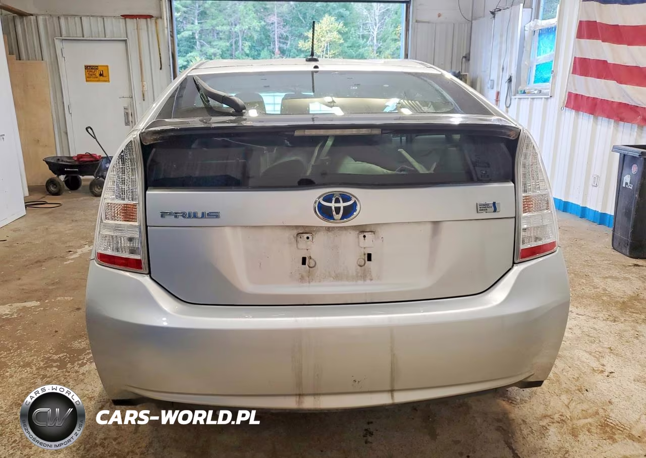 2011 Toyota Prius Two VIN:JTDKN3DU5B5306187 - 6