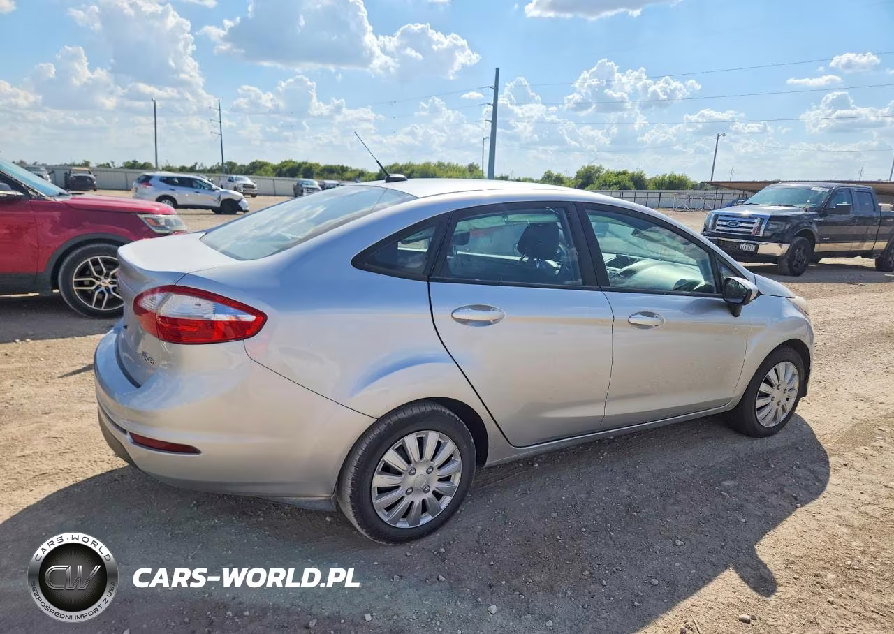 2018 Ford Fiesta S VIN:3FADP4AJ7JM139106 - 3