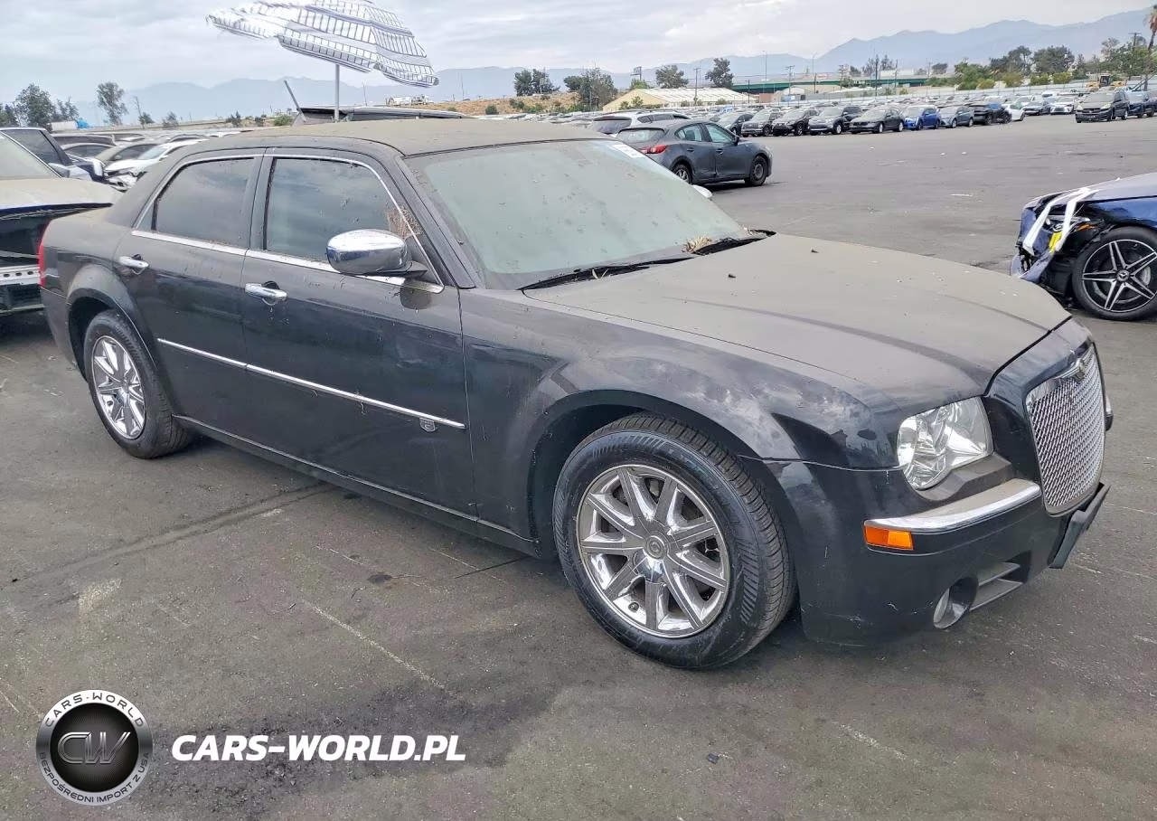 2008 Chrysler 300C VIN:2C3KA63H18H140239 - 4