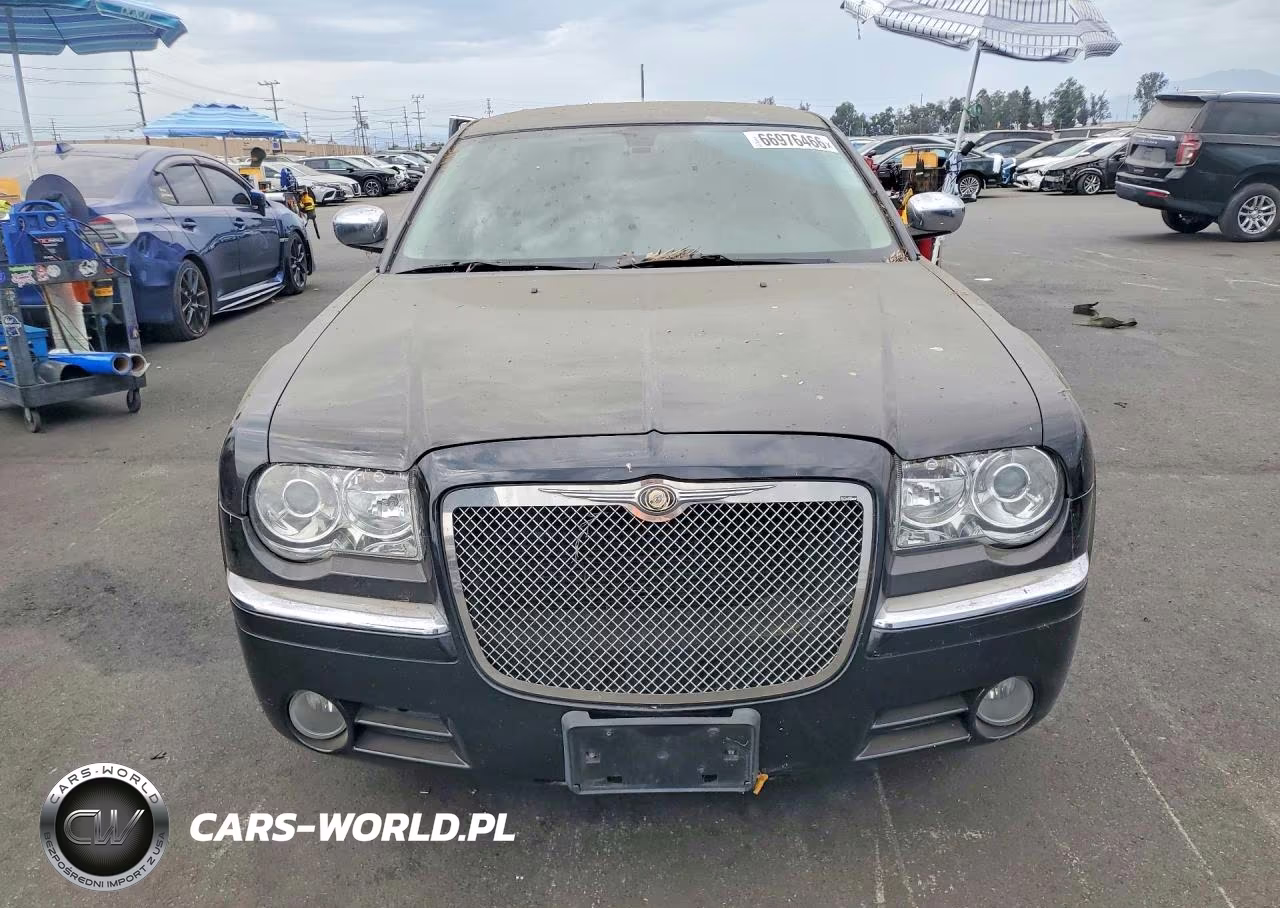 2008 Chrysler 300C VIN:2C3KA63H18H140239 - 5