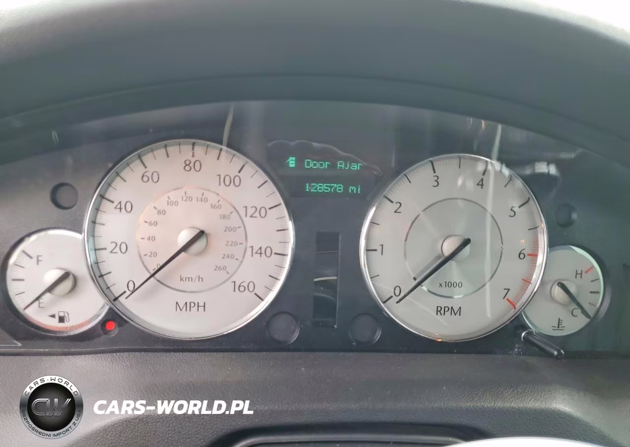 2008 Chrysler 300C VIN:2C3KA63H18H140239 - 9