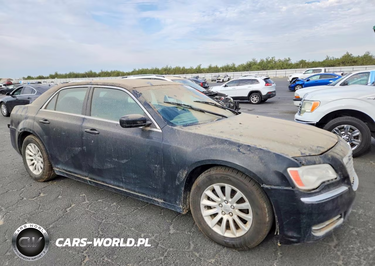 2014 Chrysler 300 VIN:2C3CCAAGXEH228391 - 4