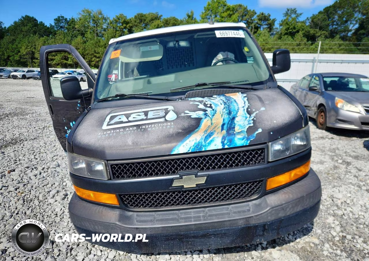 2018 Chevrolet Express G2500 VIN:1GCWGBFP2J1236294 - 5