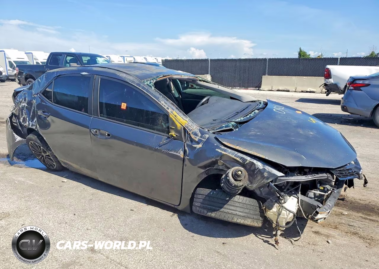 2015 Toyota Corolla S Plus VIN:2T1BURHE8FC300921 - 4