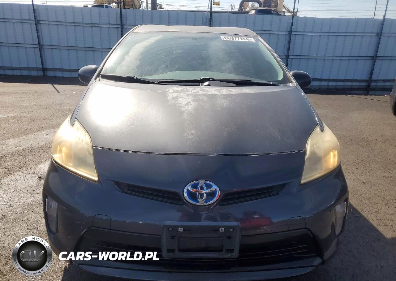 2013 Toyota Prius Two VIN:JTDKN3DU2D5670425 - 5