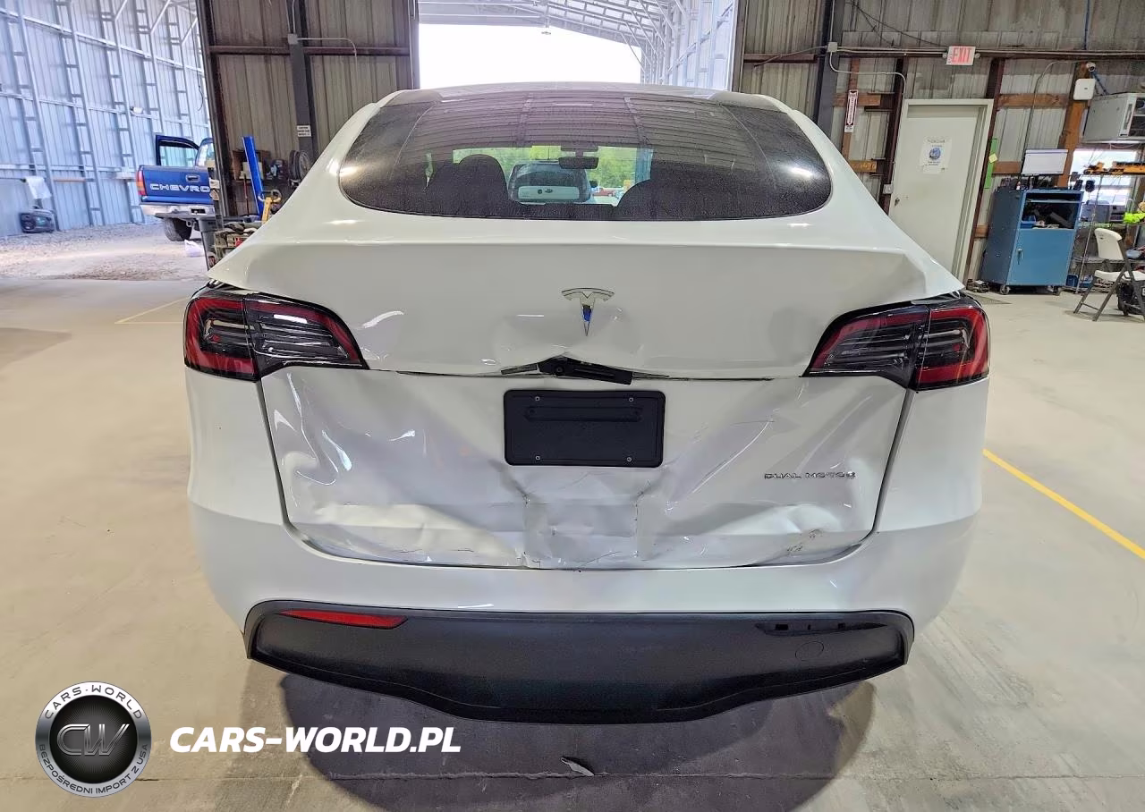 2023 Tesla Model Y VIN:7SAYGDEE9PF619558 - 6