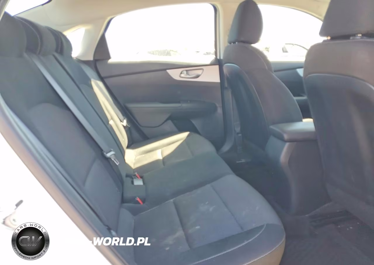 2024 Kia Forte Lxs VIN:3KPF24AD9RE802726 - 10