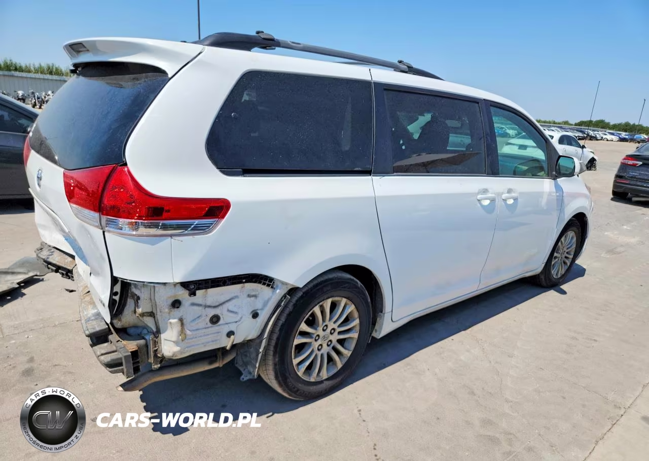 2012 Toyota Sienna Xle 8-Passenger VIN:5TDYK3DC2CS263465 - 3