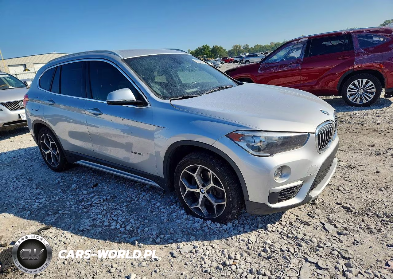 2018 BMW X1 xDrive28I VIN:WBXHT3C3XJ5K21209 - 4