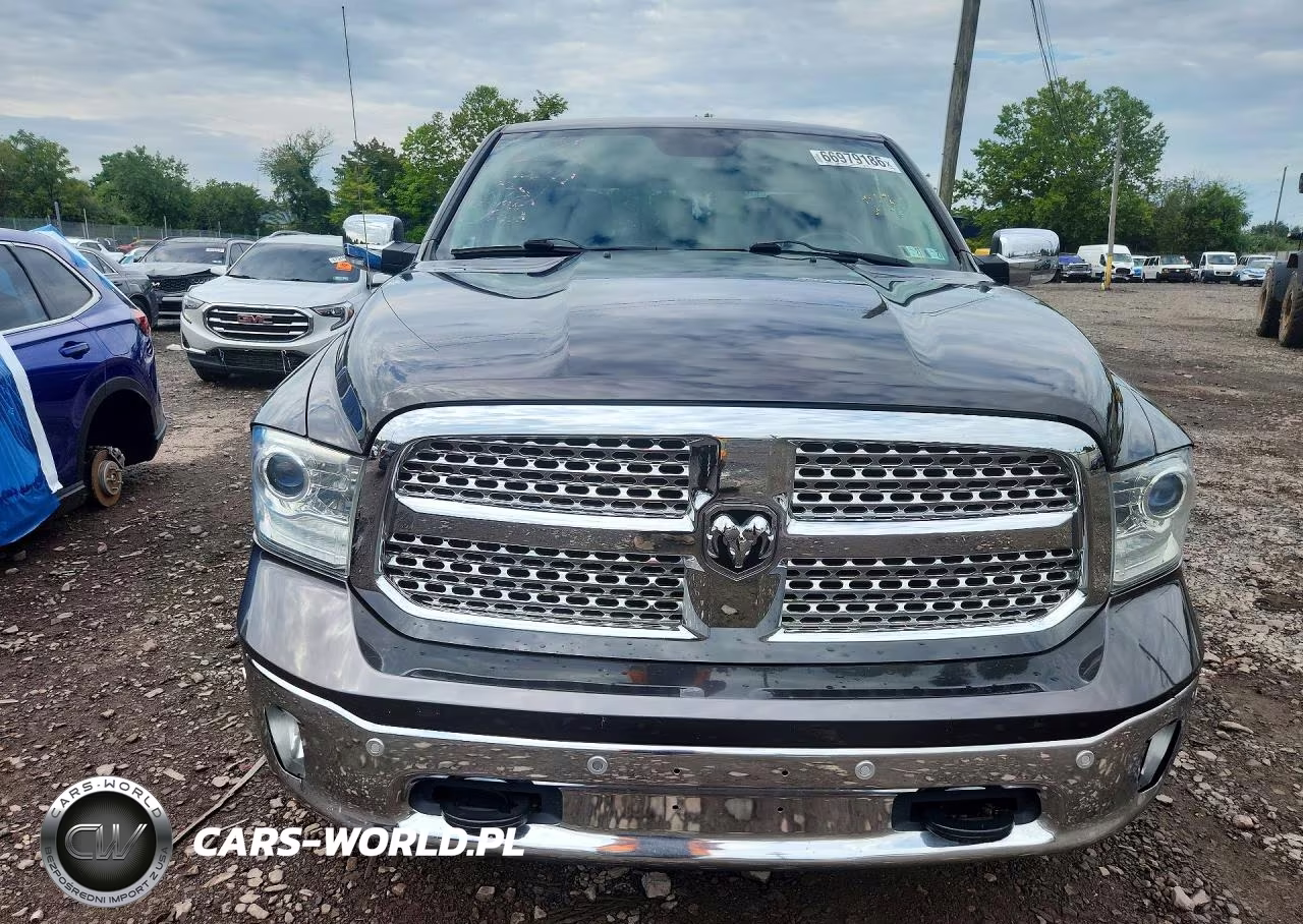 2015 Ram 1500 Laramie VIN:1C6RR7NT6FS564409 - 5