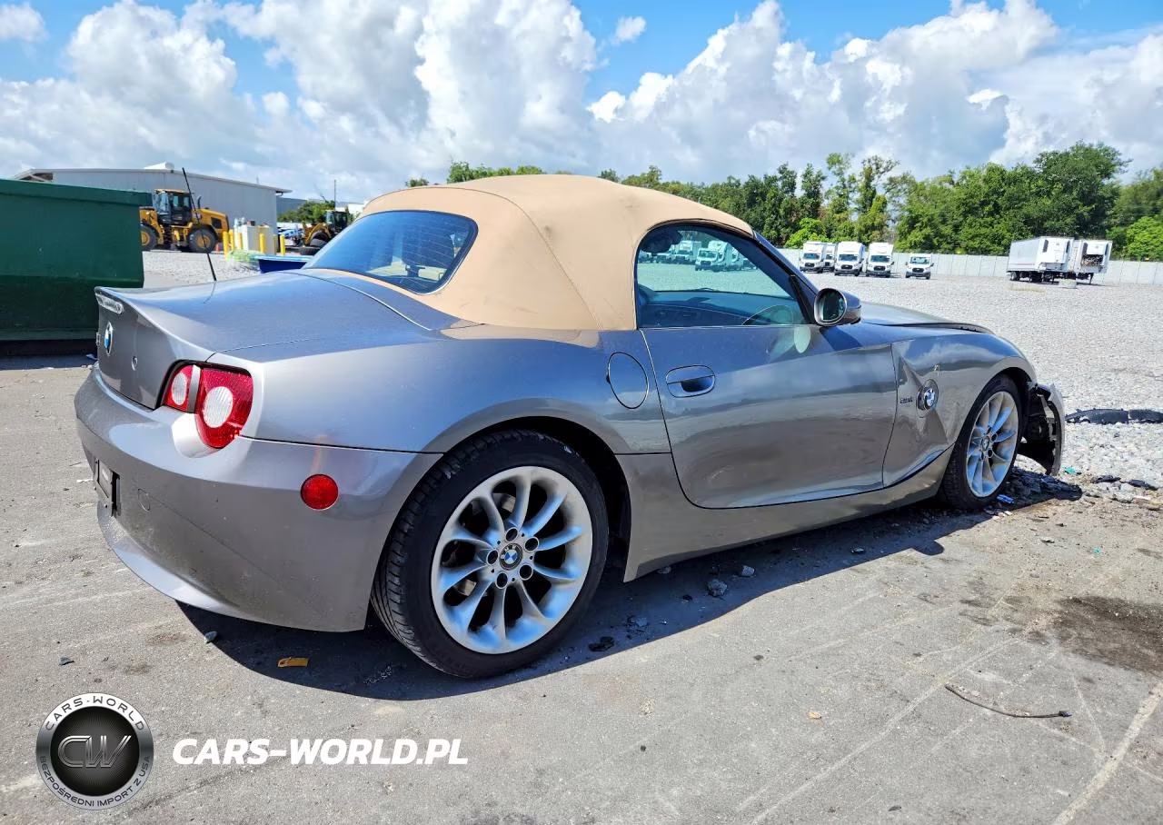 2005 BMW Z4 2.5 VIN:4USBT33515LS58679 - 3