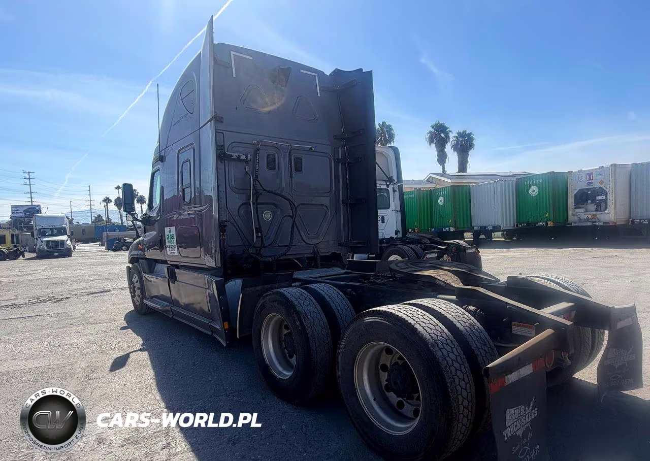 2013 Freightliner Cascadia VIN:3AKJGLDRXDSBZ4728 - 3