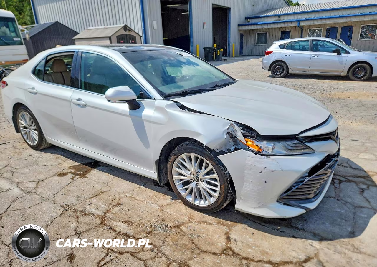 2019 Toyota Camry Xle VIN:4T1B11HK2KU813624 - 4