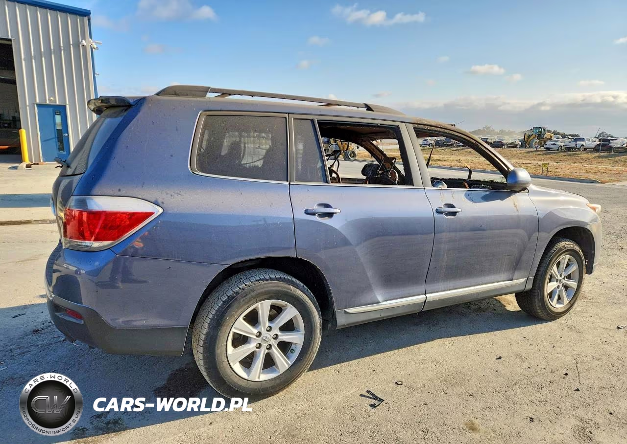 2013 Toyota Highlander Plus VIN:5TDBK3EH6DS270050 - 3