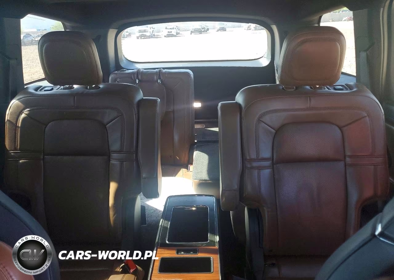 2020 Lincoln Aviator Reserve VIN:5LM5J7WC3LGL23668 - 10