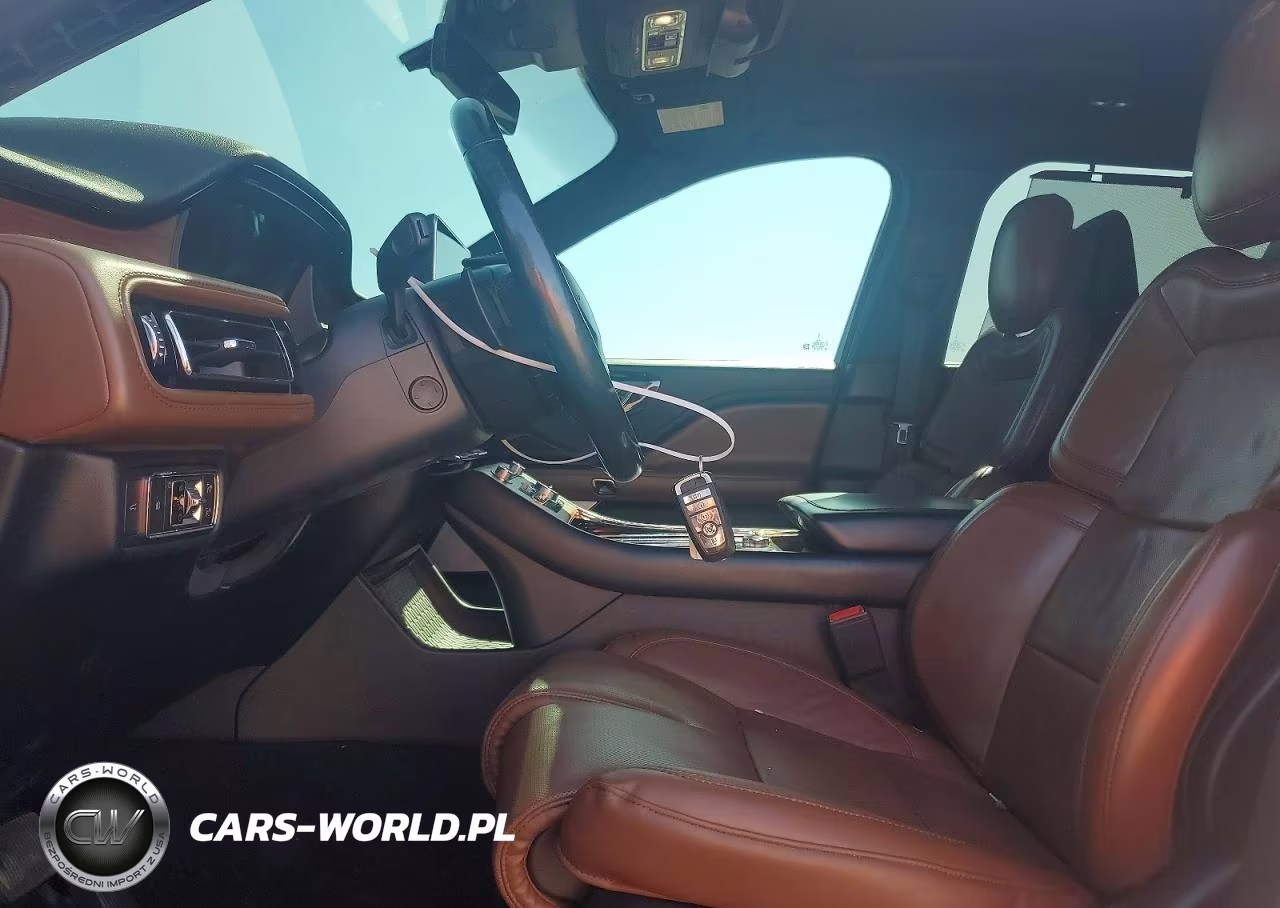 2020 Lincoln Aviator Reserve VIN:5LM5J7WC3LGL23668 - 7