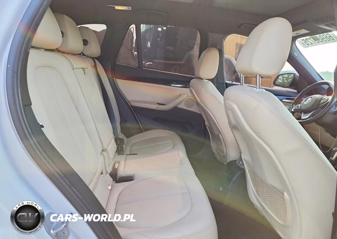 2018 BMW X1 xDrive28I VIN:WBXHT3C3XJ5K20528 - 11