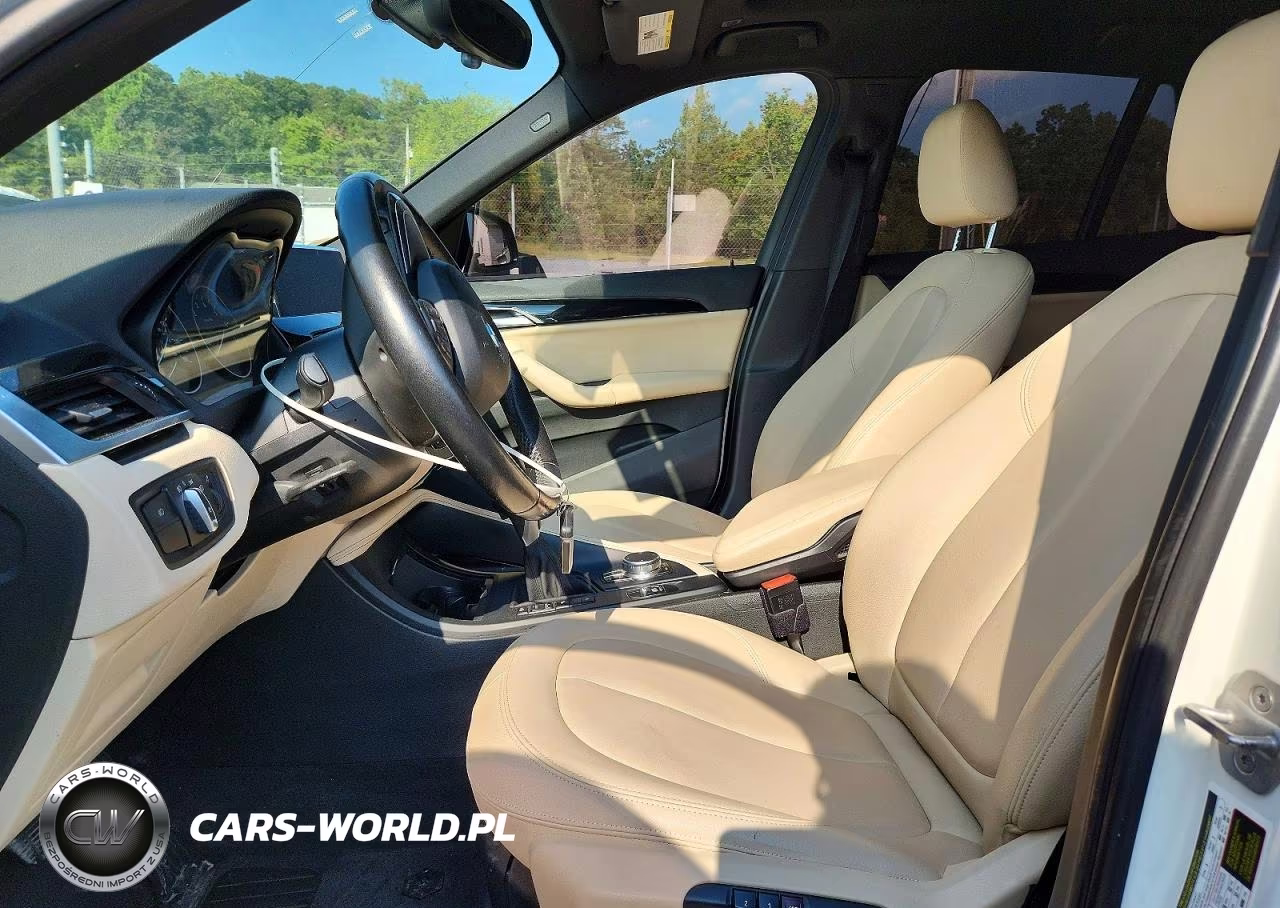 2018 BMW X1 xDrive28I VIN:WBXHT3C3XJ5K20528 - 7
