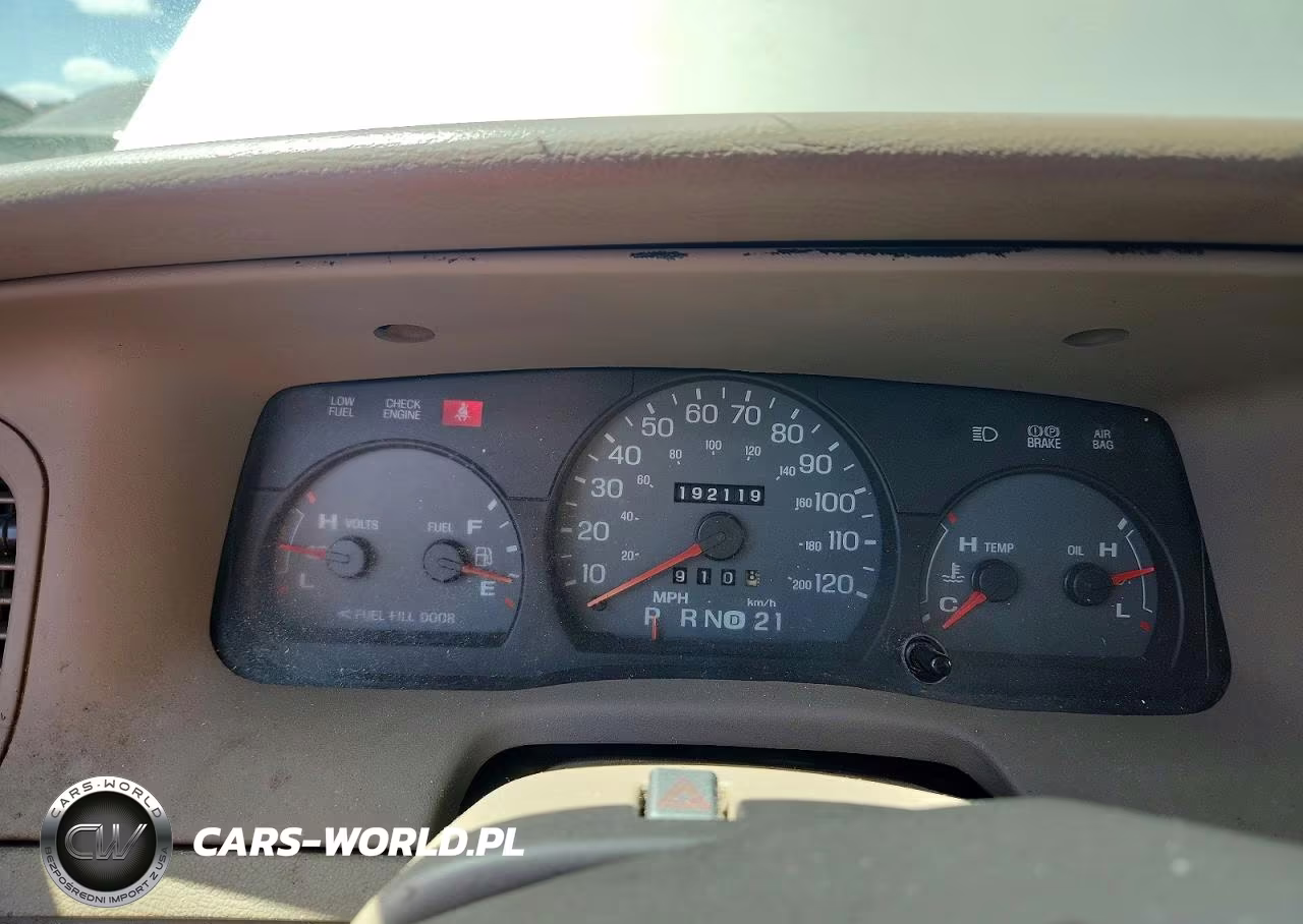 2005 Mercury Grand Marquis Gs VIN:2MEFM74W05X618593 - 9