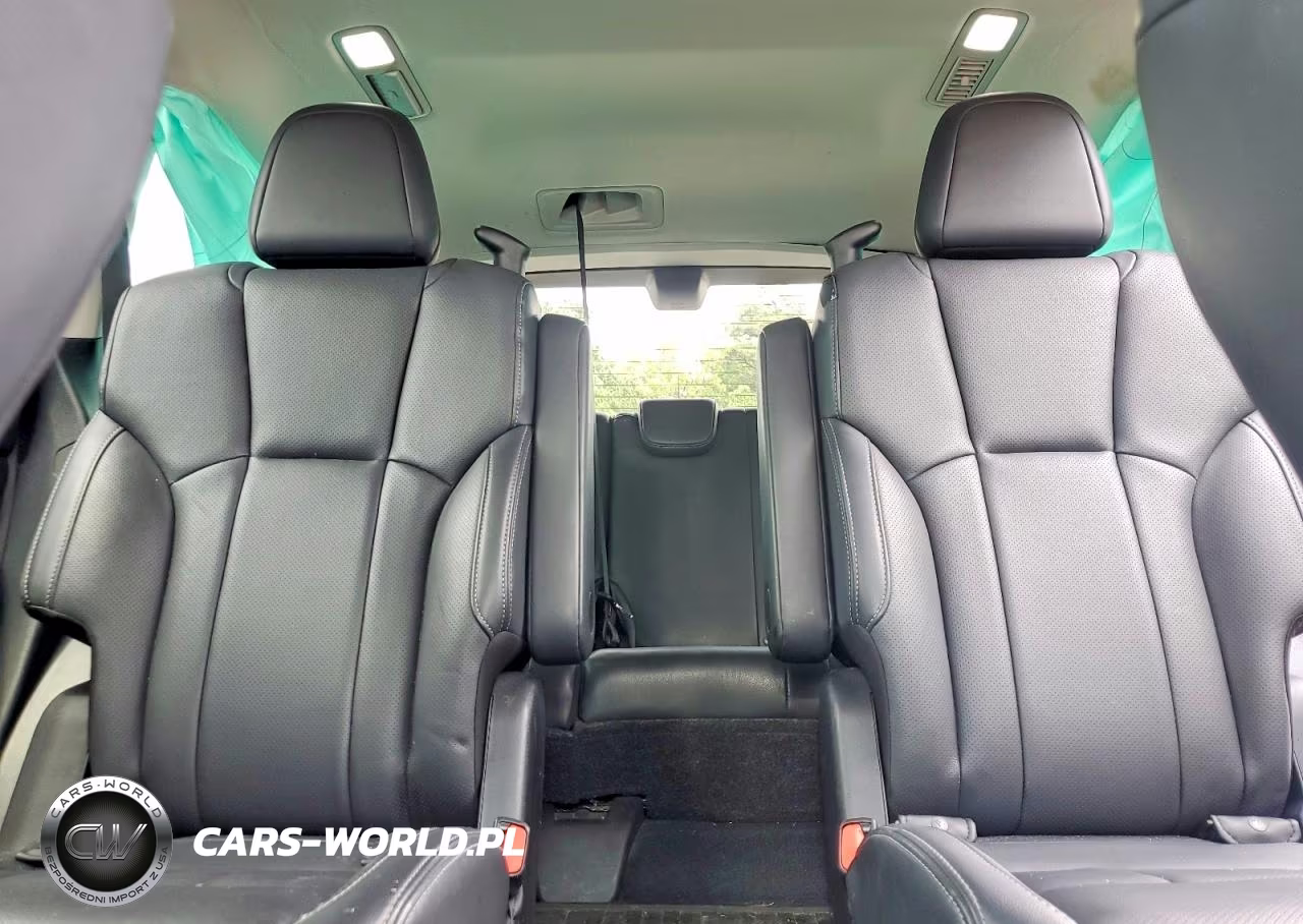 2021 Subaru Ascent Touring VIN:4S4WMARD3M3404467 - 10