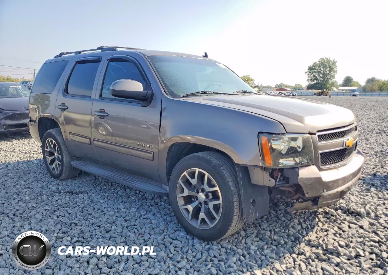 2011 Chevrolet Tahoe C1500 Ls VIN:1GNSCAE0XBR268736 - 4