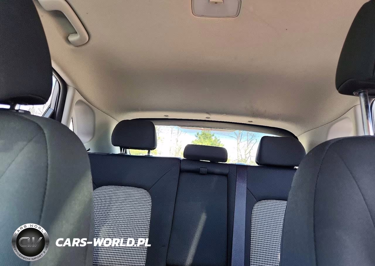 2018 Hyundai Kona Se VIN:KM8K1CAA3JU179218 - 10