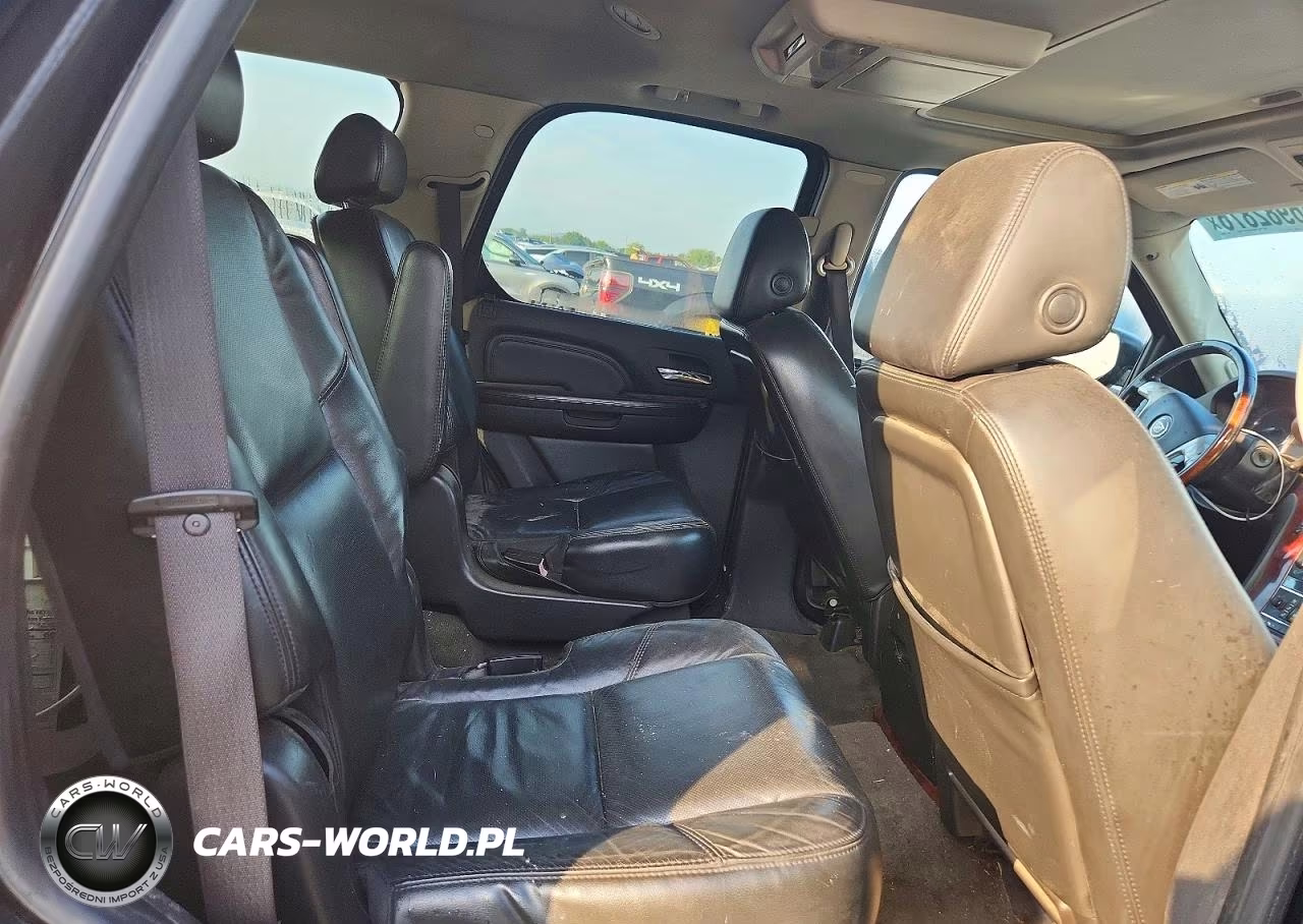 2008 Cadillac Escalade Luxury VIN:1GYFK63818R142285 - 11