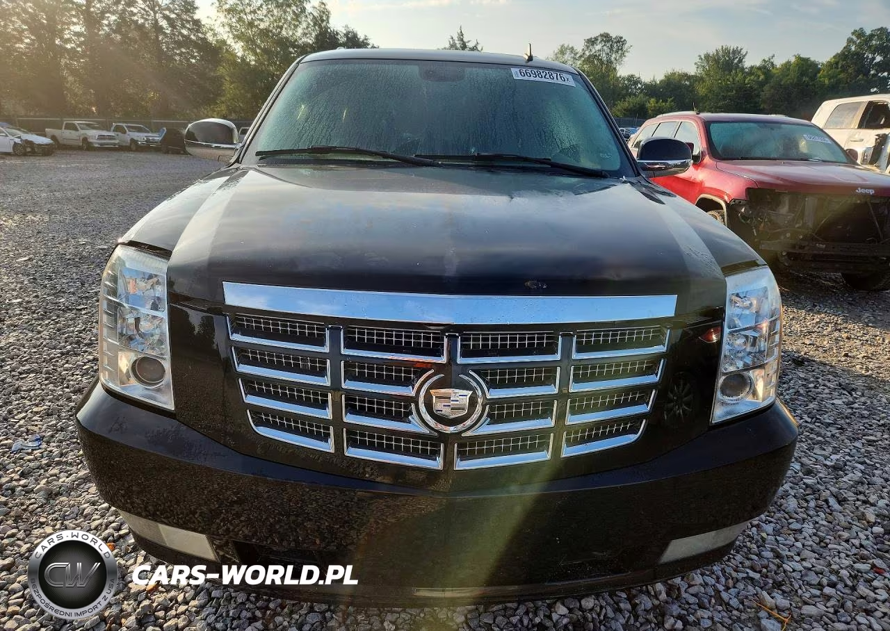 2008 Cadillac Escalade Luxury VIN:1GYFK63818R142285 - 5