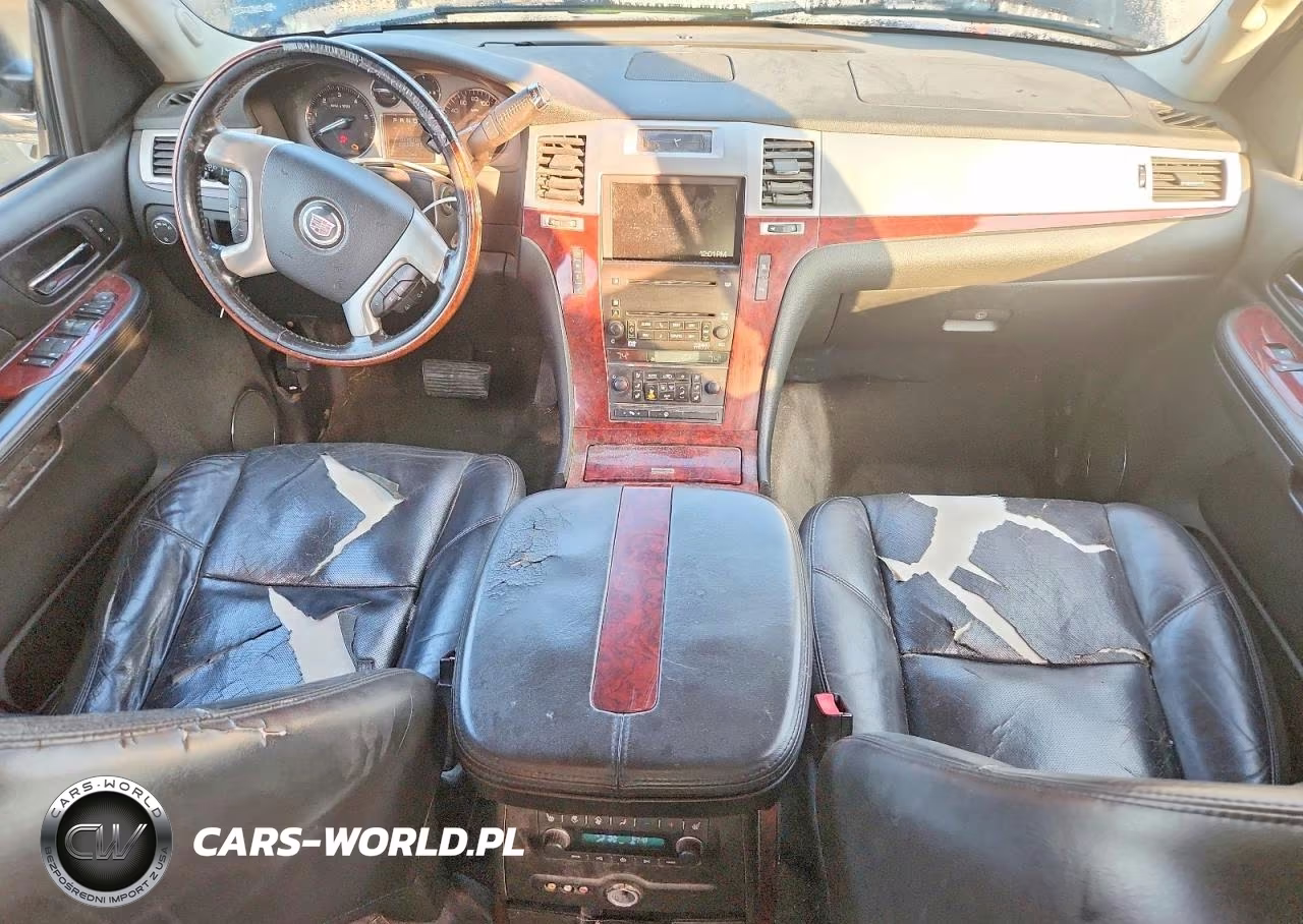 2008 Cadillac Escalade Luxury VIN:1GYFK63818R142285 - 8