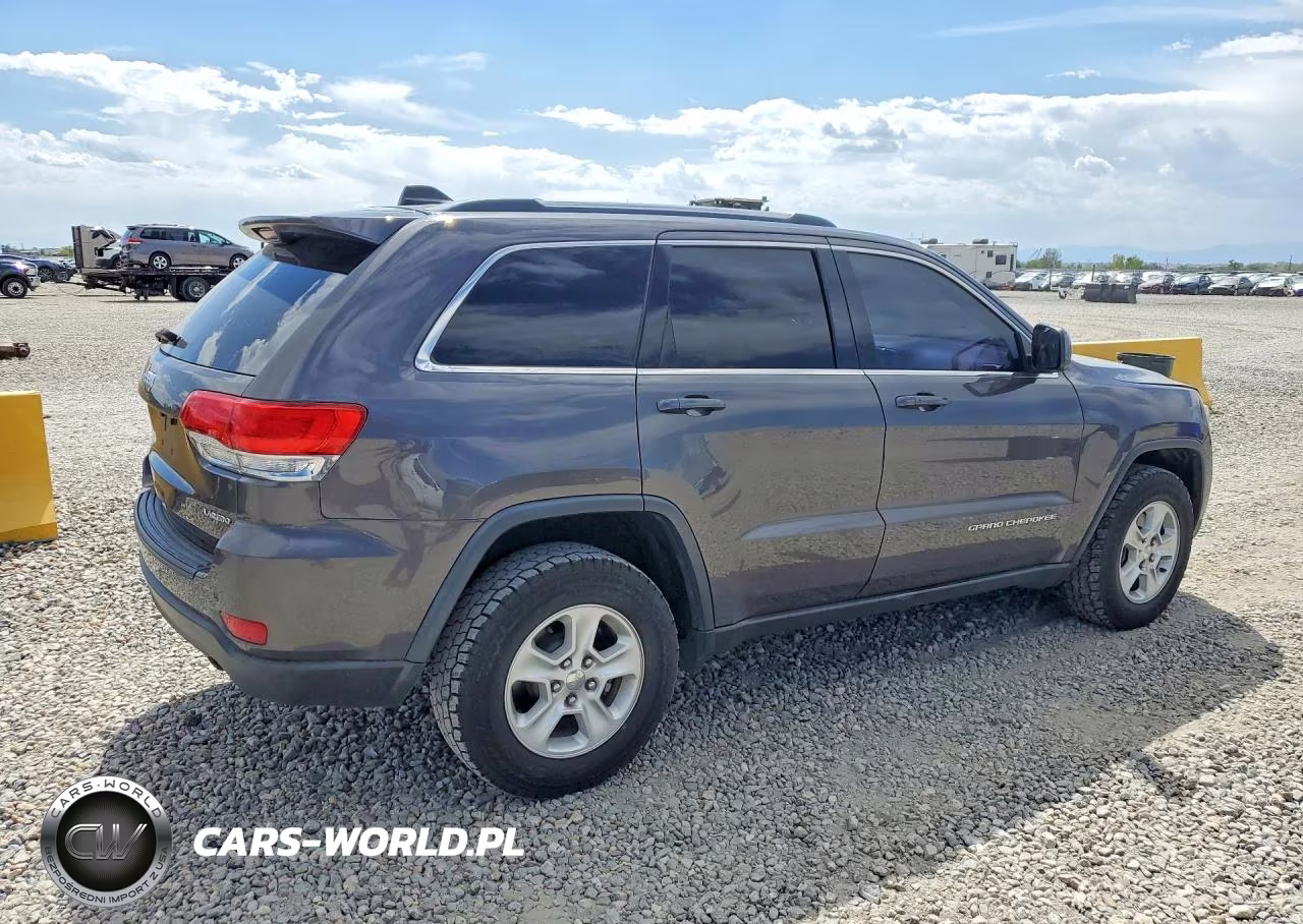 2016 Jeep Grand Cherokee Laredo VIN:1C4RJFAGXGC490071 - 3