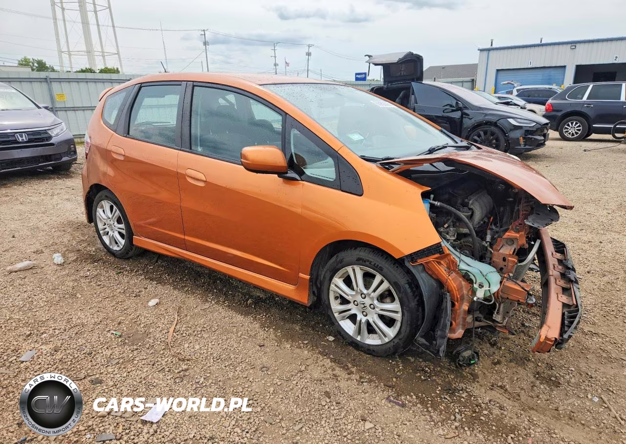 2010 Honda Fit Sport VIN:JHMGE8H44AS020102 - 4