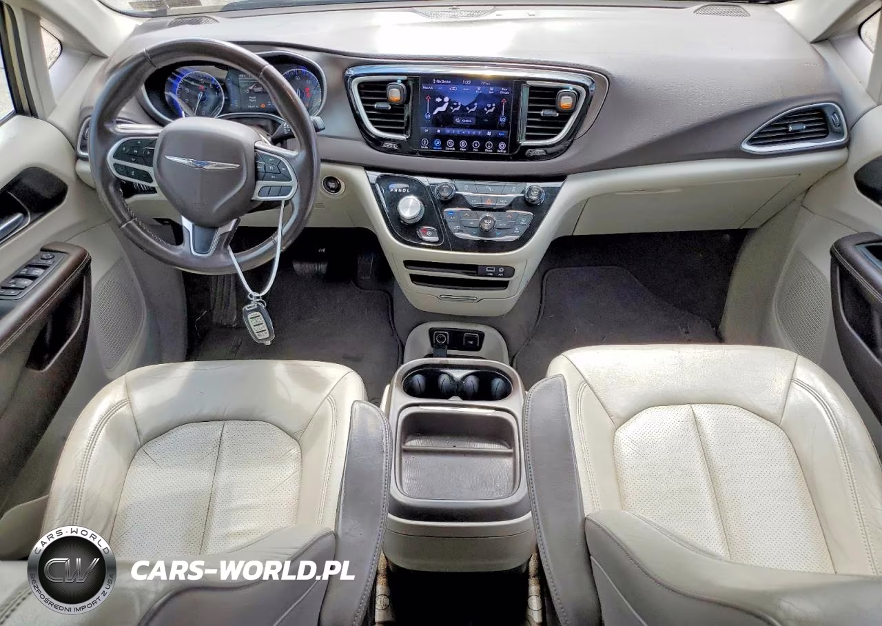 2018 Chrysler Pacifica Touring L VIN:2C4RC1BG2JR235702 - 8