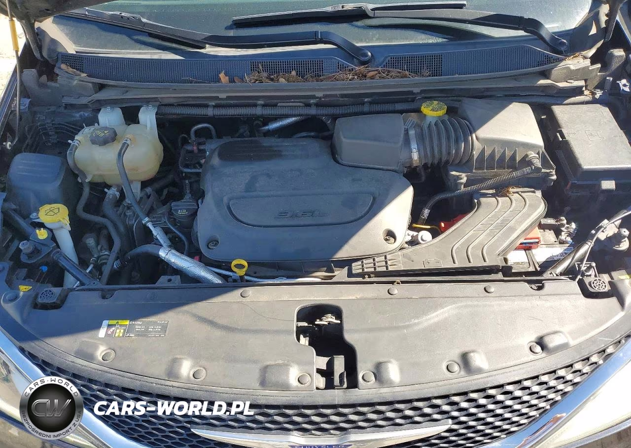 2019 Chrysler Pacifica Limited VIN:2C4RC1GG2KR705589 - 12
