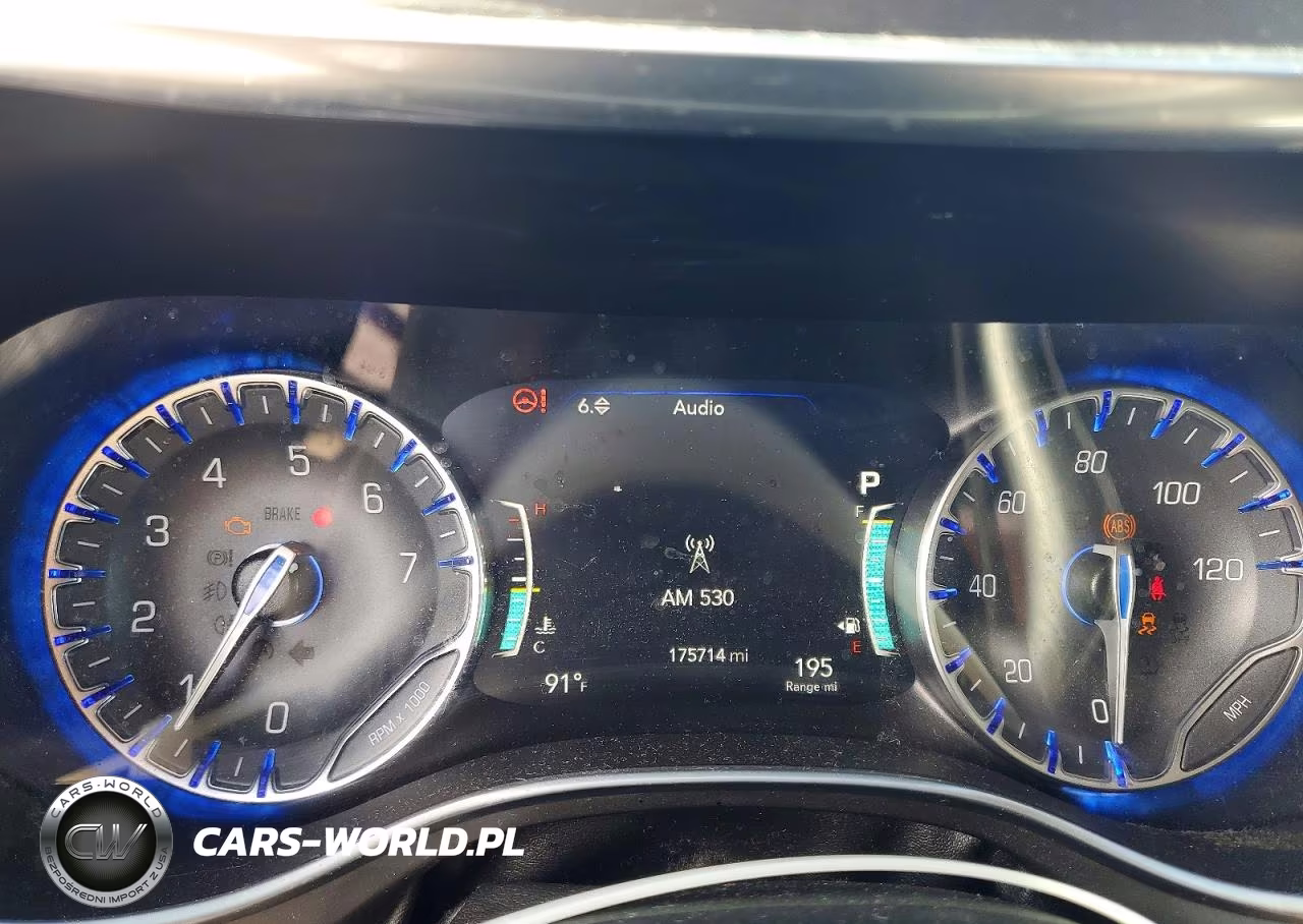 2019 Chrysler Pacifica Limited VIN:2C4RC1GG2KR705589 - 9