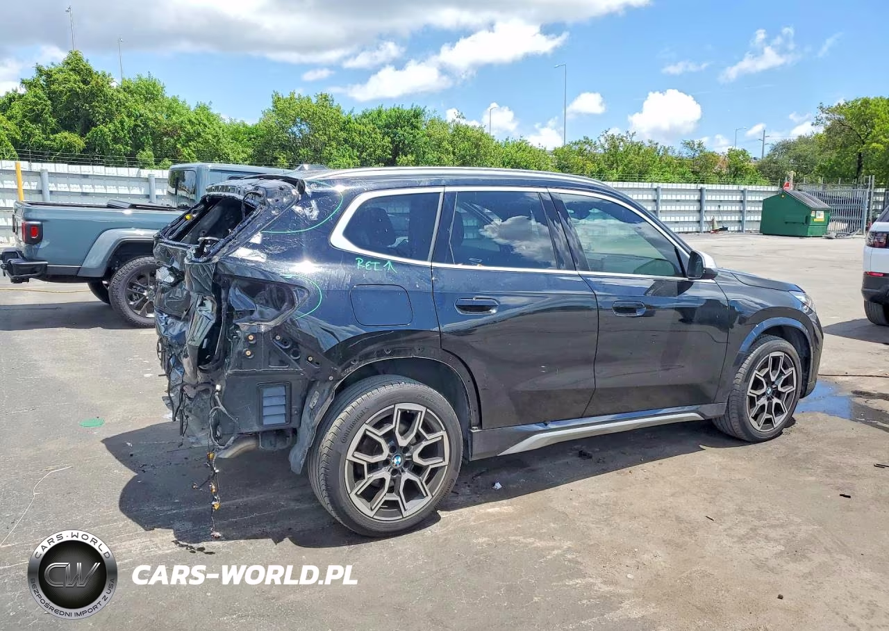 2023 BMW X1 xDrive28I VIN:WBX73EF01P5X51540 - 3