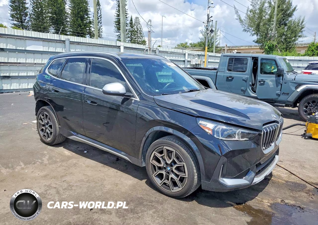 2023 BMW X1 xDrive28I VIN:WBX73EF01P5X51540 - 4