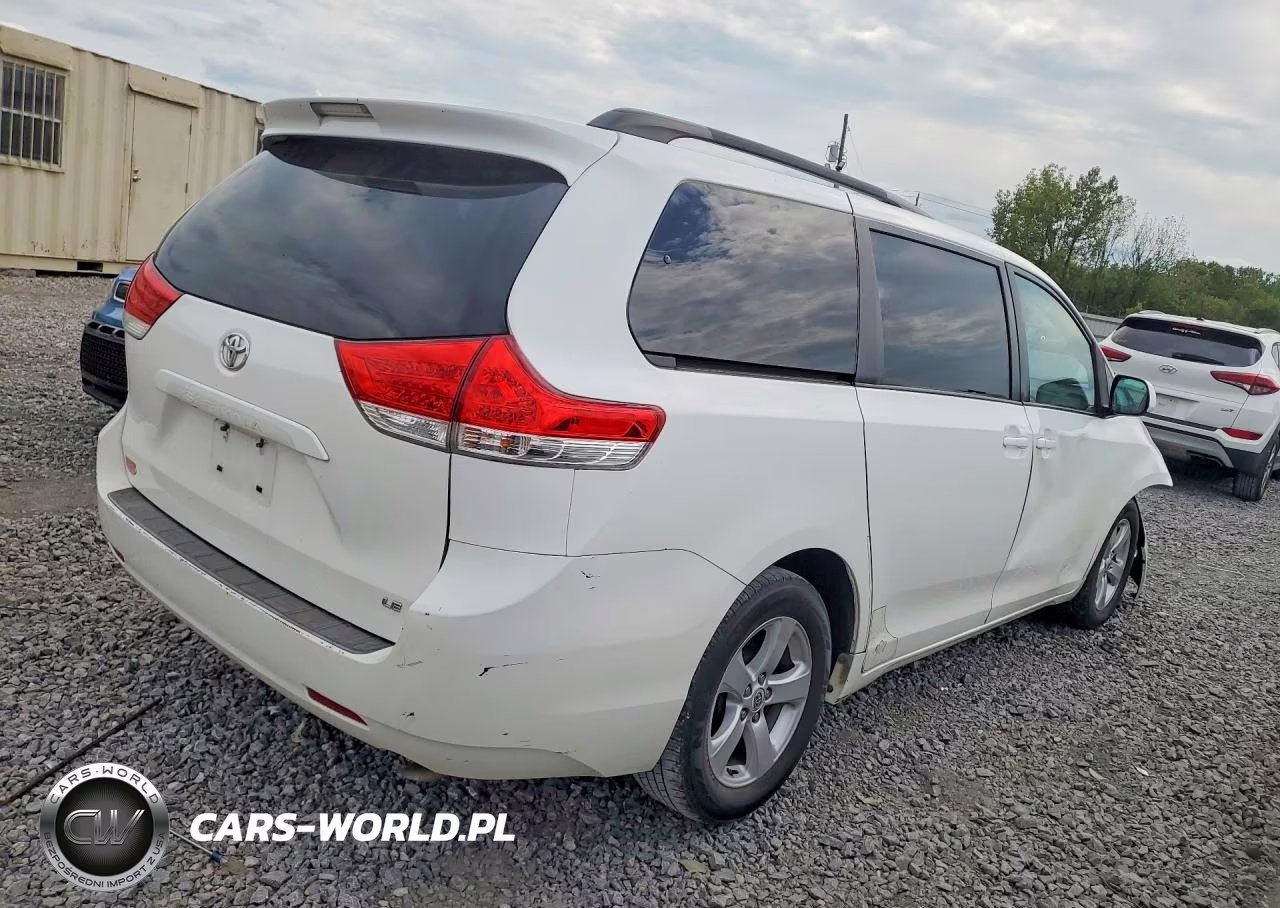 2011 Toyota Sienna Le VIN:5TDKK3DC7BS089624 - 3