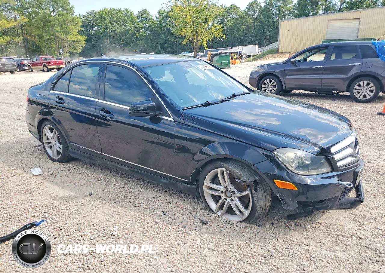 2013 Mercedes-Benz C 300 4Matic VIN:WDDGF8AB8DG098807 - 4