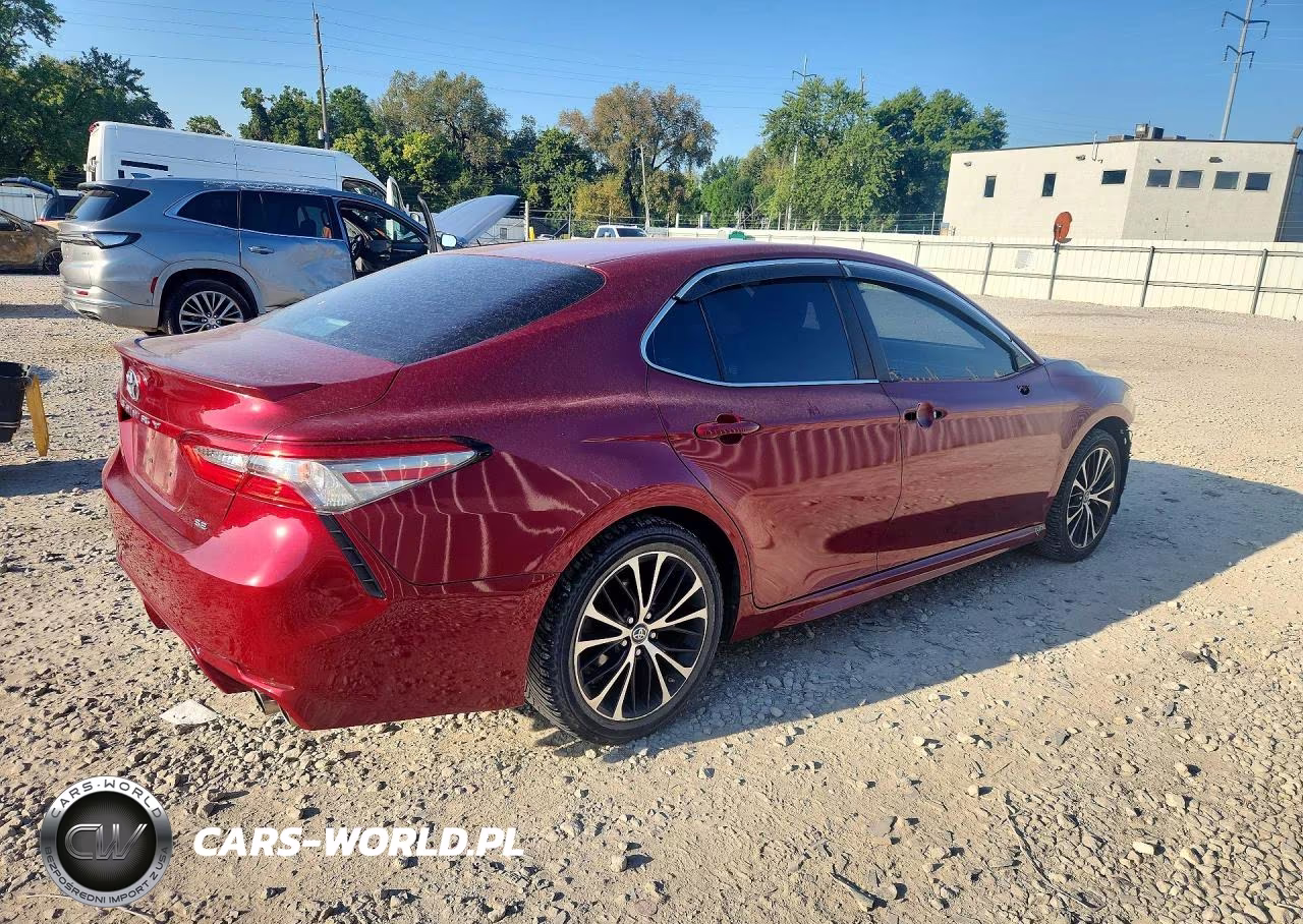 2018 Toyota Camry Se VIN:4T1B11HK4JU504624 - 3