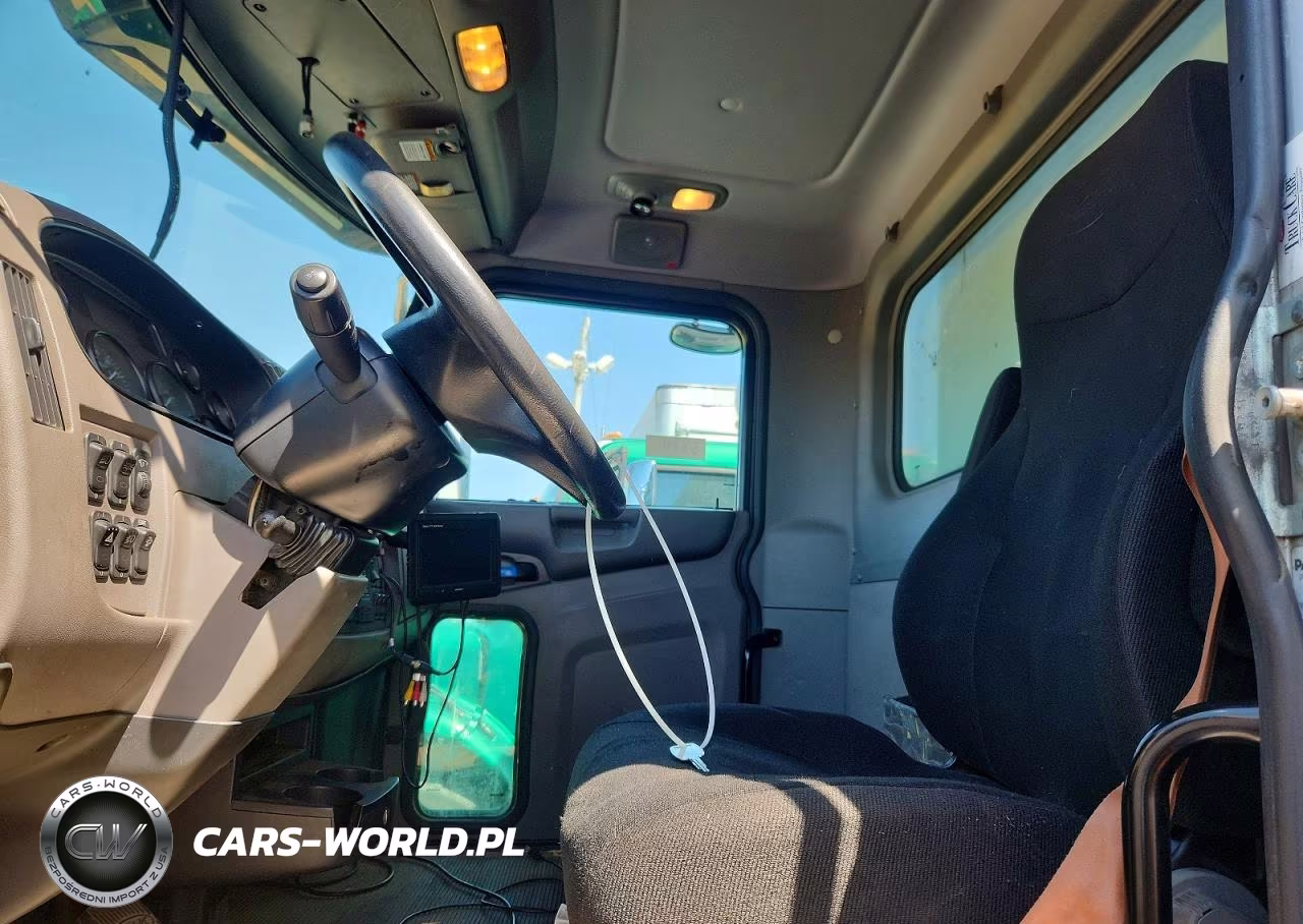 2020 Peterbilt 348 Box Truck VIN:2NP3KM8X3LM668732 - 7