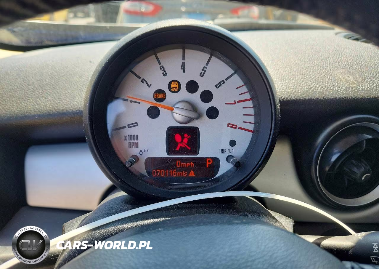 2011 Mini Cooper VIN:WMWSU3C56BT252212 - 9
