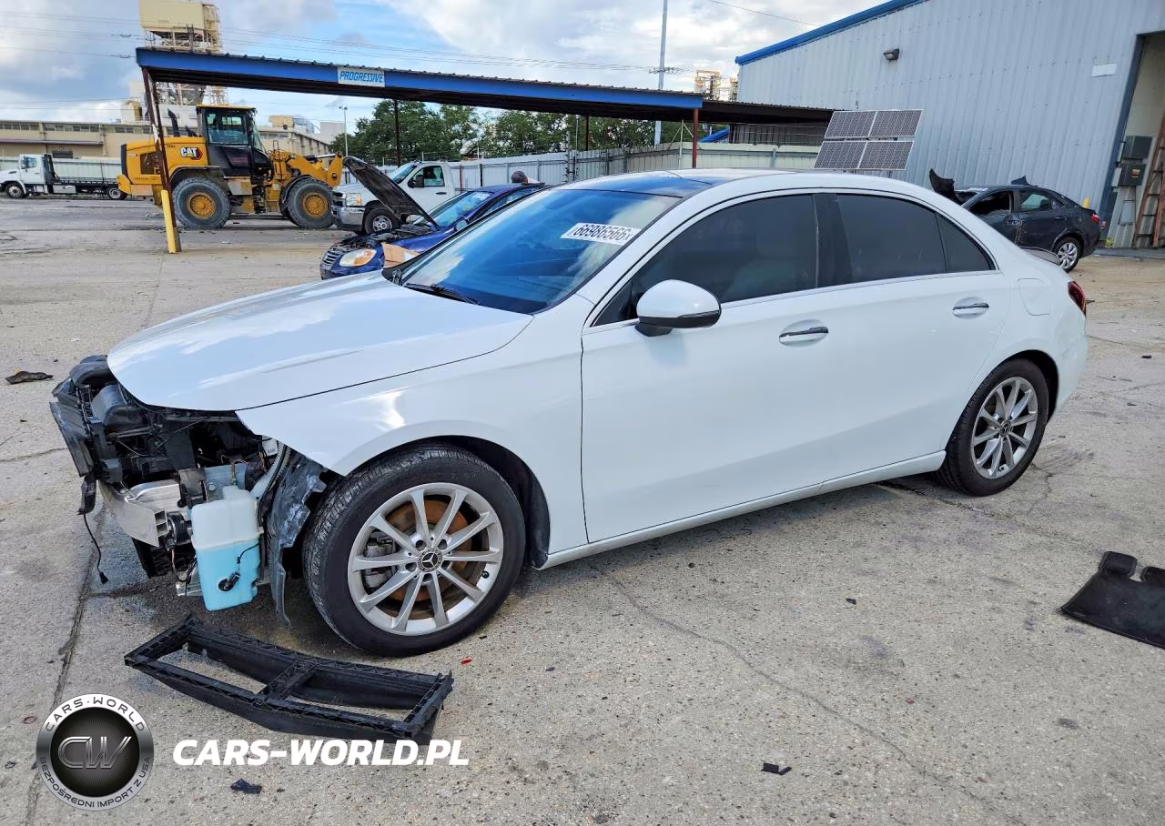 2021 Mercedes-Benz A 220 – zdjęcie 1 z 12