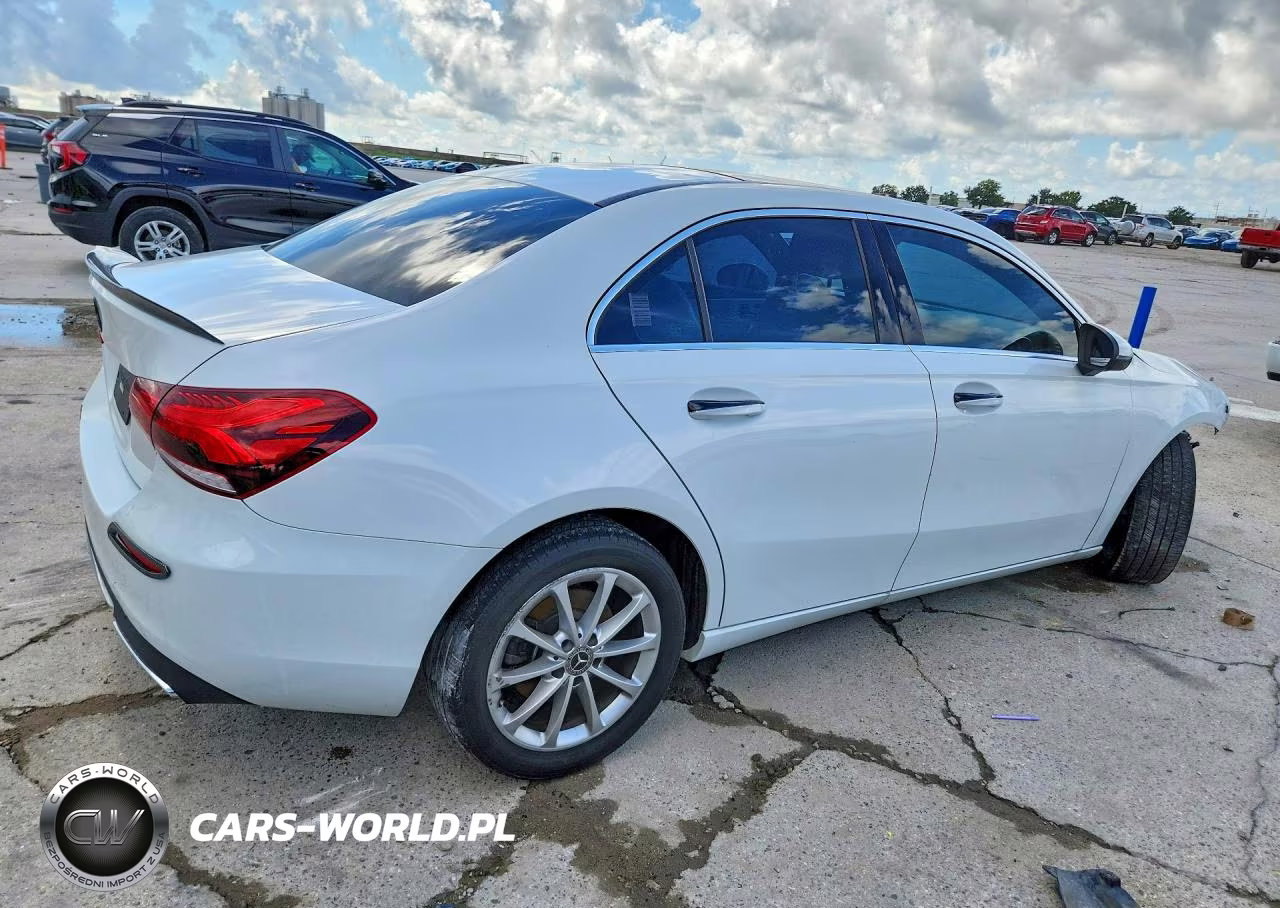 2021 Mercedes-Benz A 220 VIN:W1K3G4EB1MJ288756 - 3
